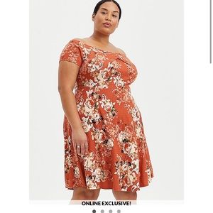 New torrid size 0 dress very pretty